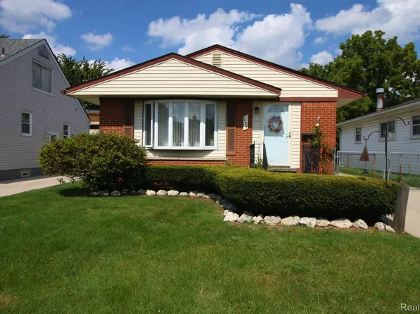1174 Princeton Rd, Berkley, MI 48072