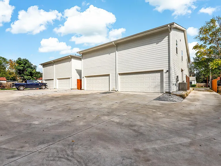228 Sunset Ln — Photo 44