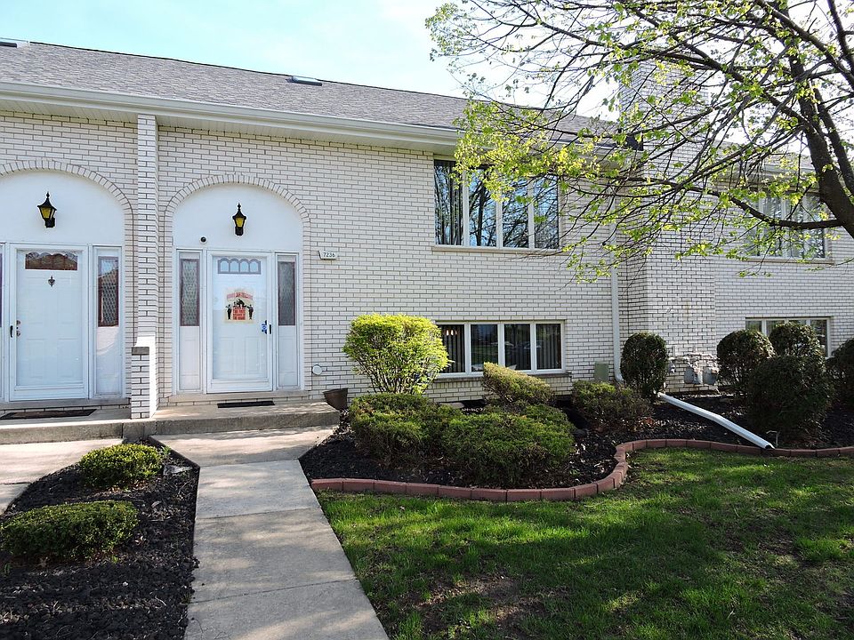 1st image of 7236 W 153rd St #47