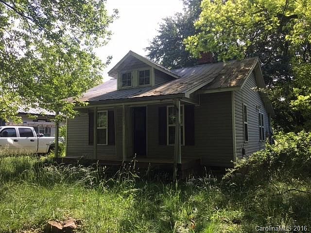 2nd image of 1023 Old Charlotte Rd