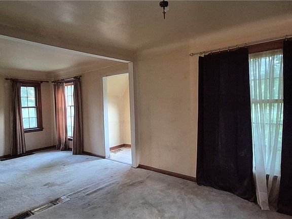 5th image of 1026 E Schaaf Rd