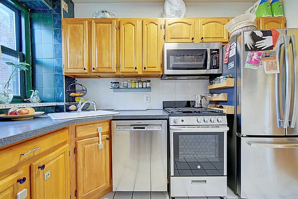 Sold by Akam Sales and Brokerage | media 7