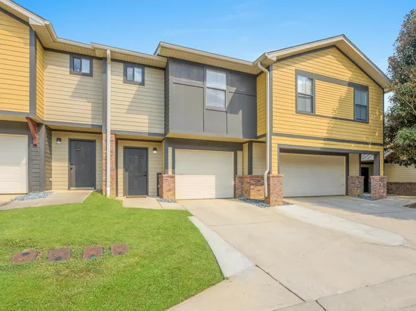 2312 Timber Oaks Ln, Tallahassee, FL 32304