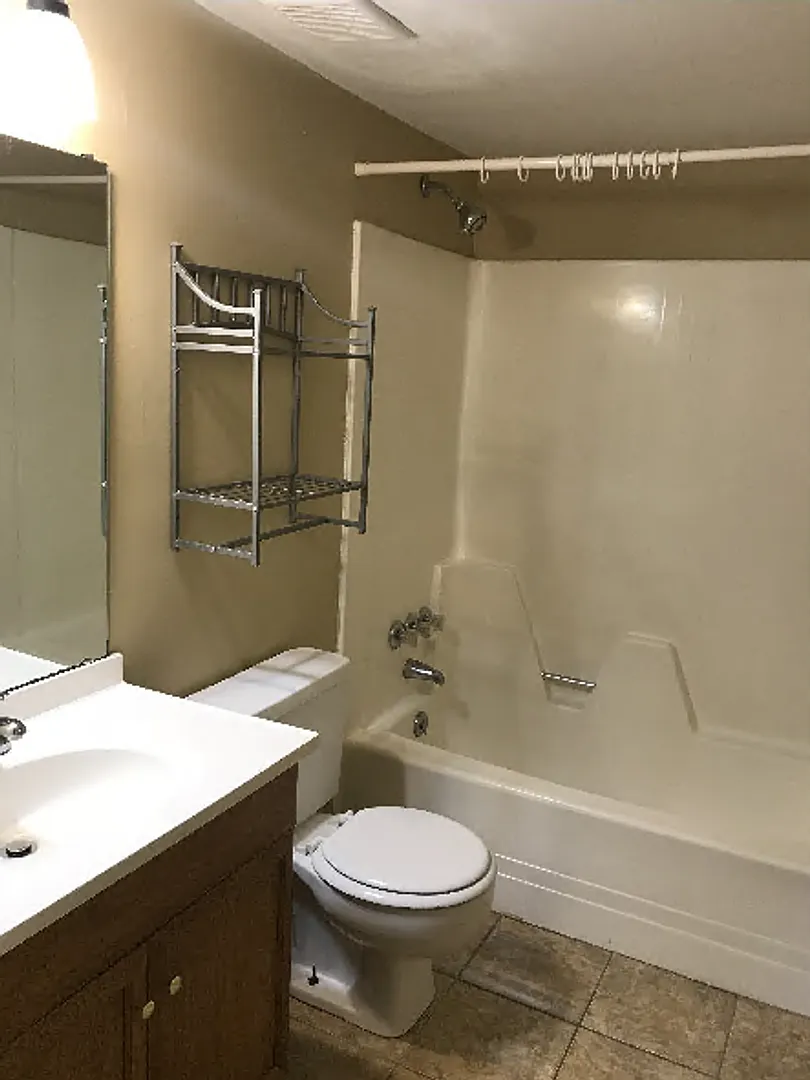 2bedroom/ 2 Bath Apartment — Photo 3