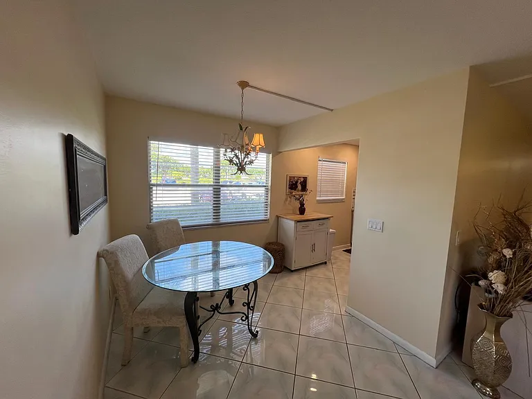 43 Fanshaw Way #B — Photo 4