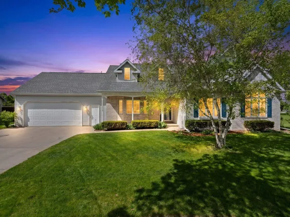 3700 S Hampton Ct, Appleton, WI 54915
