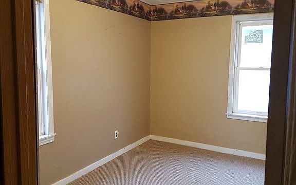 4th image of 7025 California Ave
