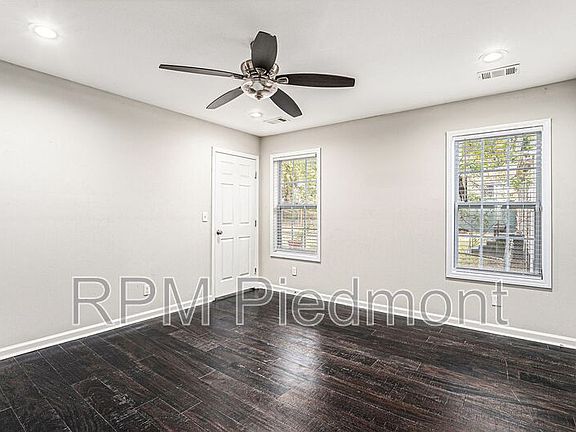 4th image of 1343 Lynford Dr SW