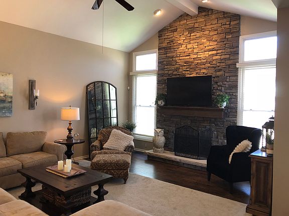 5th image of 40224 Woodside Dr N #32