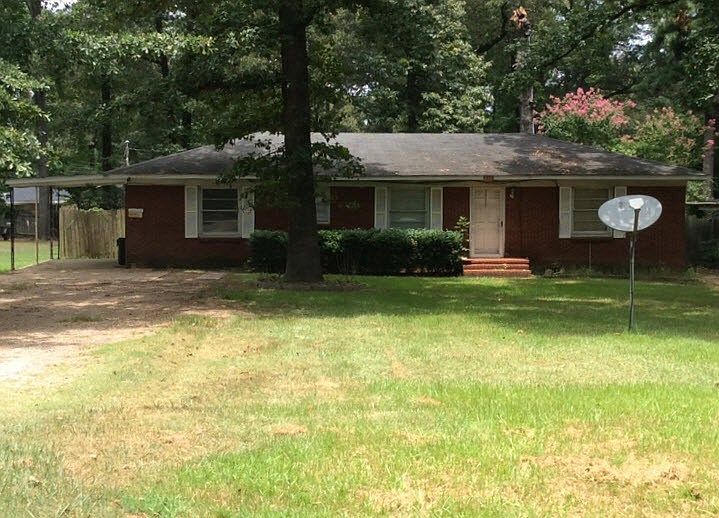 1st image of 202 Oakdale Ave