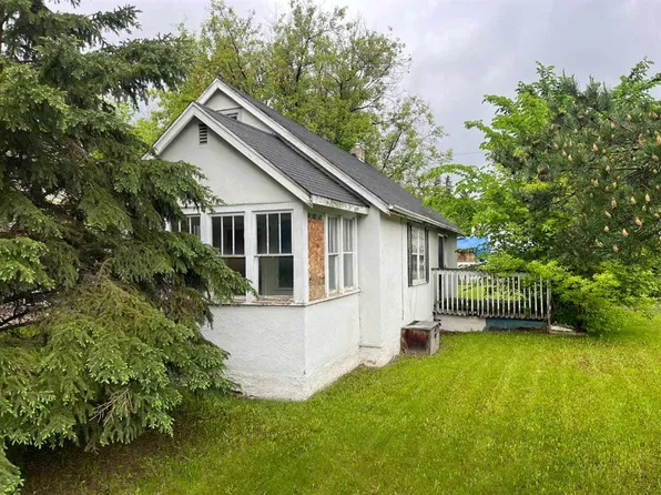 5402 S 50th St, Lloydminster, AB T9V 0M9