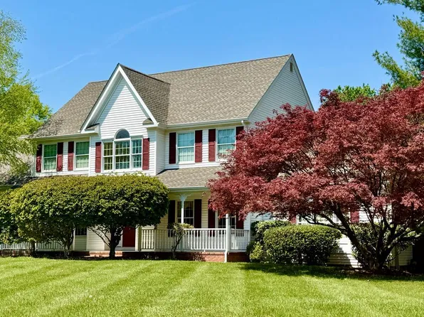 26 Poling Farm Ct, Belle Mead, NJ 08502
