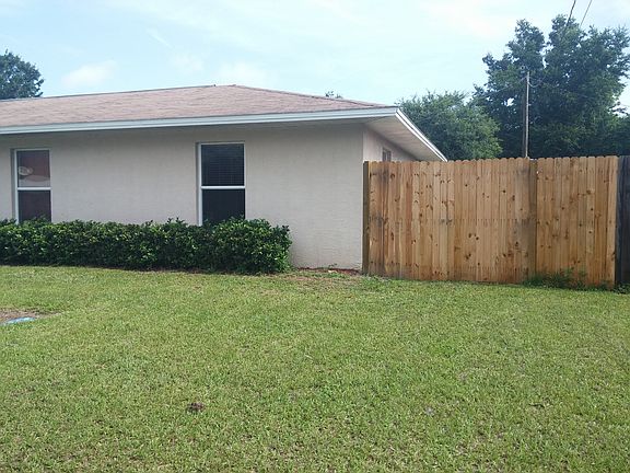 New privacy fence gates