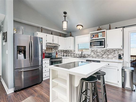 4th image of 3745 San Juan Dr