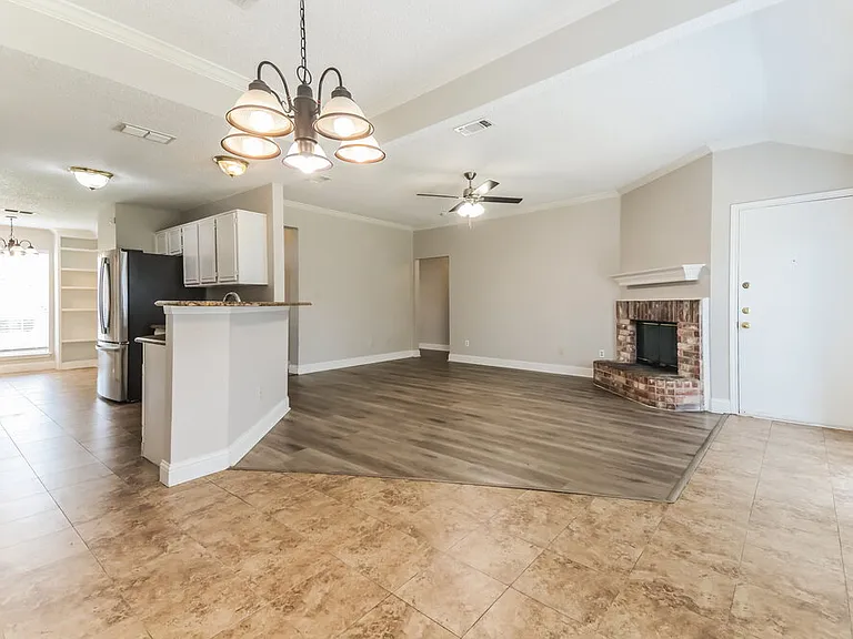 2524 Park Valley Dr — Photo 7