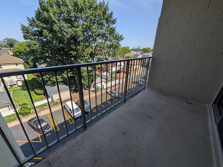 515 Anderson Ave — Photo 11