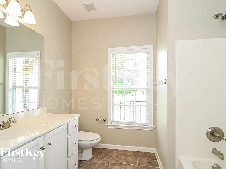 127 Scottsdale Ln — Photo 10