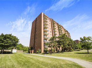 6720 Glen Erin Dr #302, Mississauga, ON L5N3K8