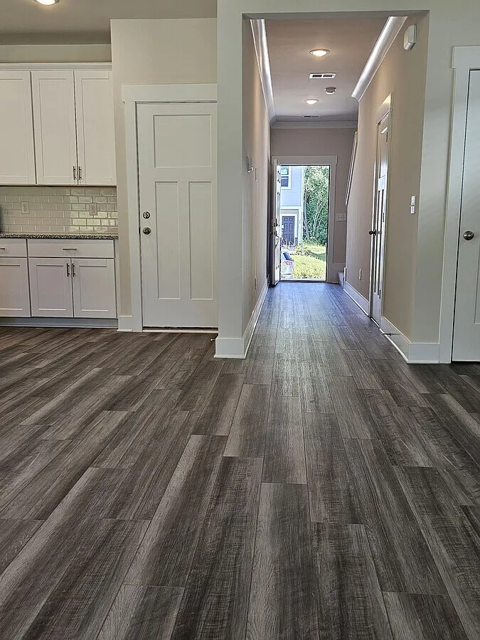 4 bed, 2.5 bath, 1934 sqft, $2,375 — Photo 4