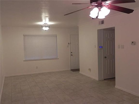 4th image of 425 Salem Dr