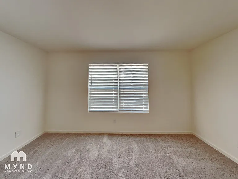 119 Saginaw Ct — Photo 10