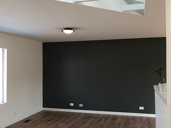 2nd image of 2939 Everglade Ave