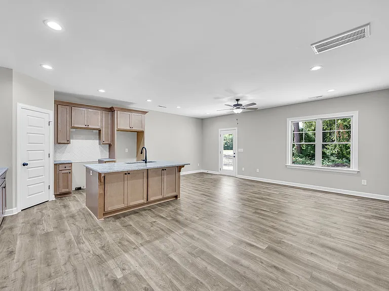 513 B H Parrish Rd — Photo 6