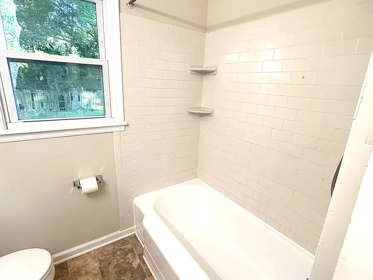 3421 W Weaver Rd — Photo 6