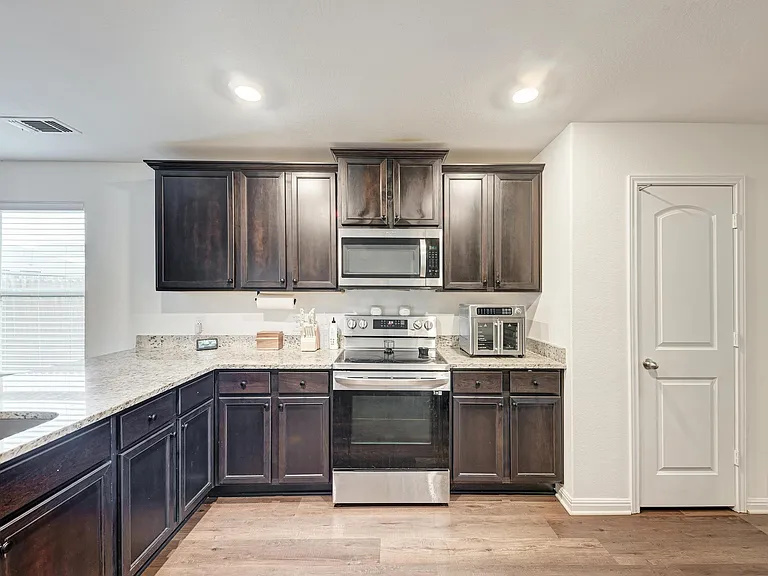 132 Maywood Ln — Photo 14