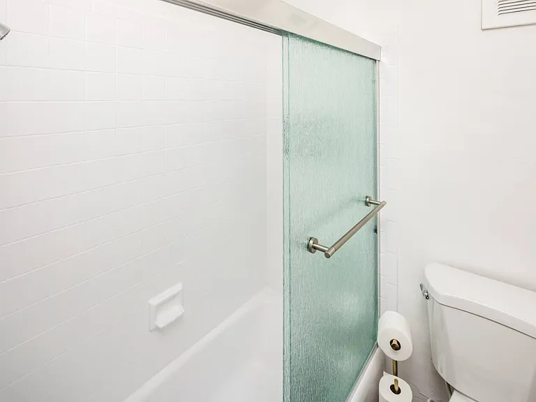 2906 Castaway Dr — Photo 40