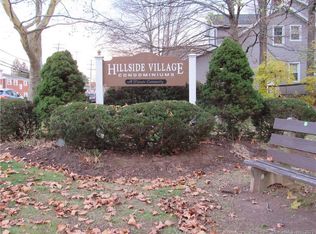 8 Towne House Rd UNIT 8, Hamden, CT 06514