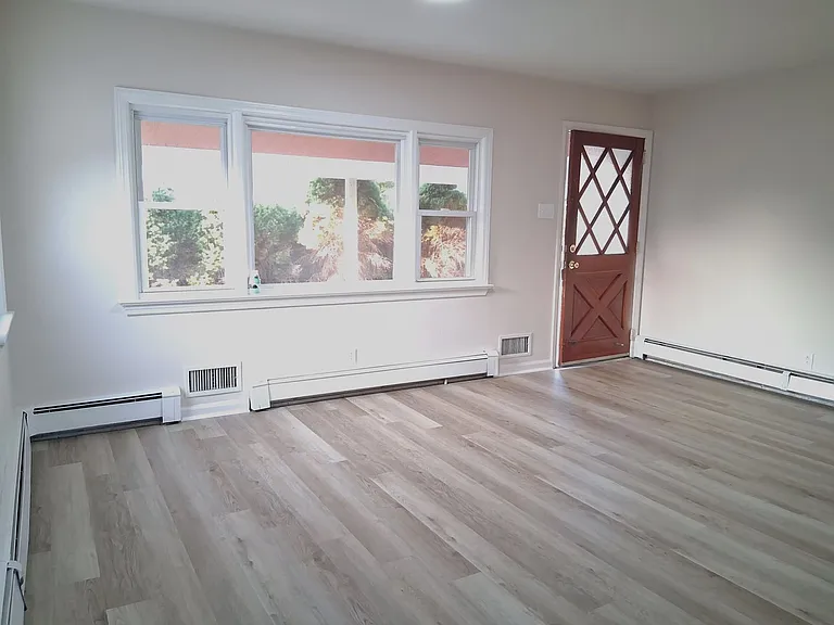 51 Cedarcrest Ave — Photo 5