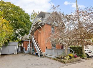 60 Louisa St #58, Ottawa, ON K1R 6Y8
