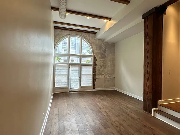 435 S Front St #109 — Photo 7