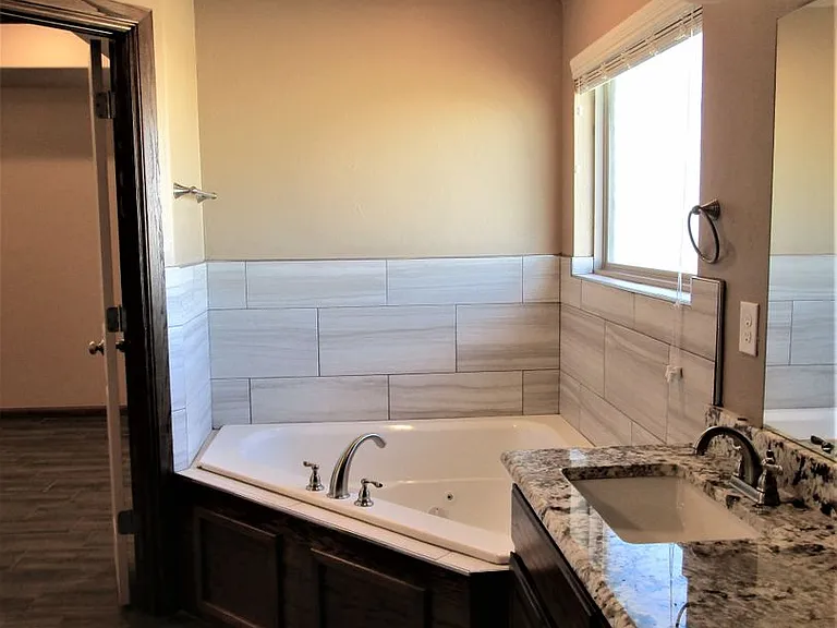 2107 Valley View Rd — Photo 22