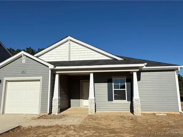642 Melbourne Dr, Raeford, NC 28376