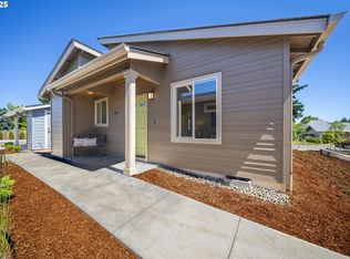 12264 Meadowlawn Dr, Oregon City, OR 97045