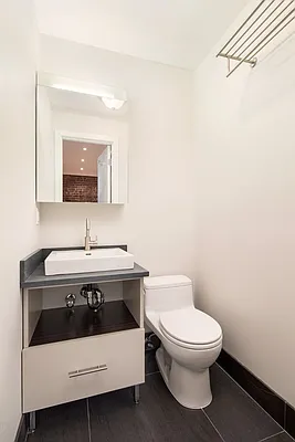 Rented by Corigin Management | media 27