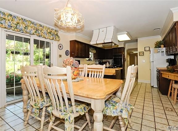 4th image of 878 Gardiner Dr