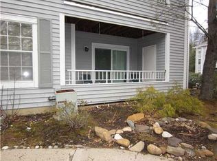 204 Raintree Ct, Helmetta, NJ 08828