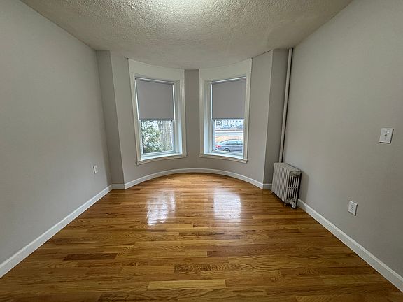 3rd image of 1124 Commonwealth Ave #119320