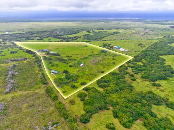 93-7015 Kamaoa Rd, Naalehu, HI 96772