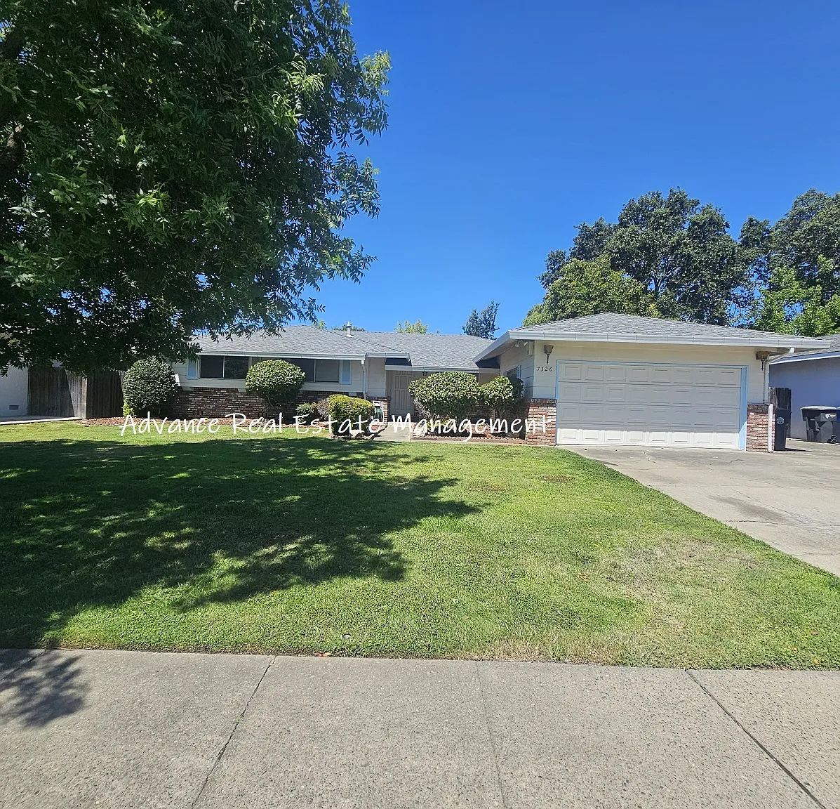 7320 South Land Park Drive - 1 — Photo 1