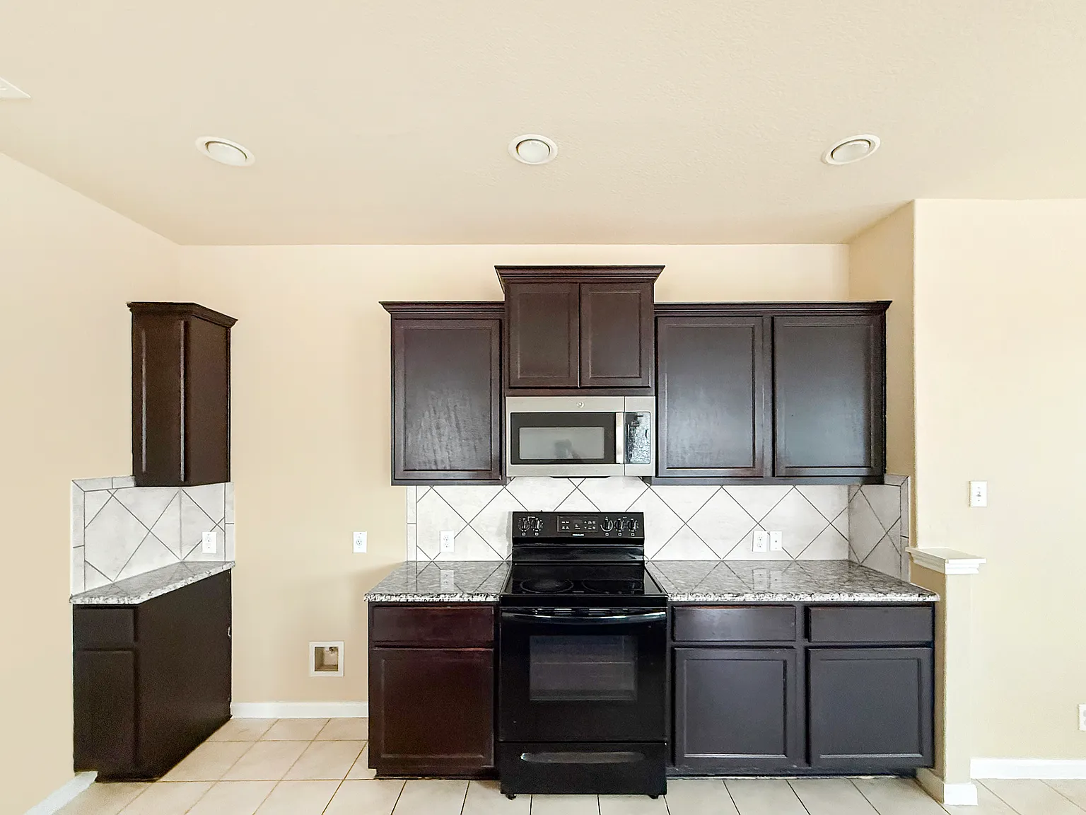 4 bed, 1625 sqft, $1,750 — Photo 4