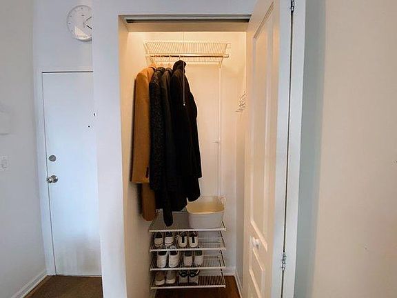 5th image of 1647 W School St #318