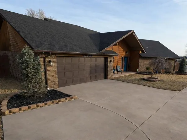 2603 Springhill Rd, Clinton, OK 73601