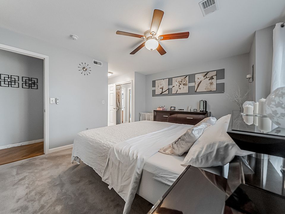 1st image of 22586 Lenox Dr #3