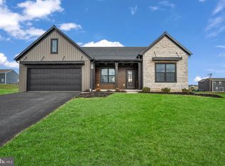 10 Family Dr, Carlisle, PA 17015