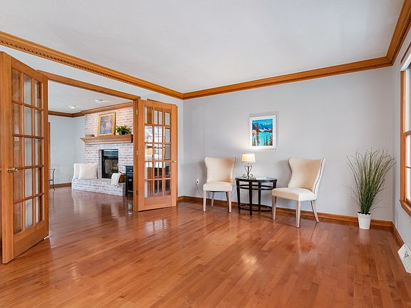 5th image of 163 Pinehurst Dr