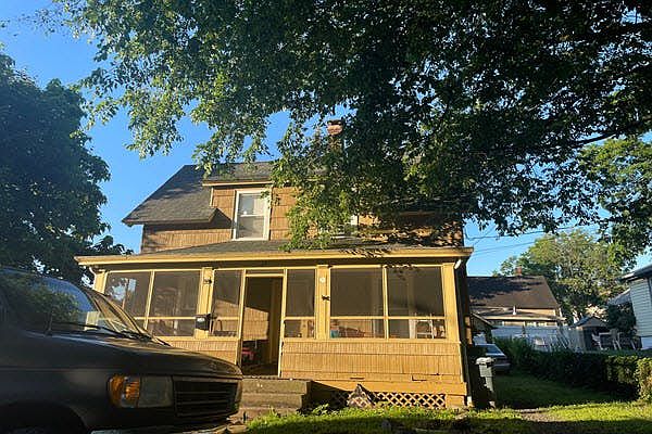 1st image of 39 1st St